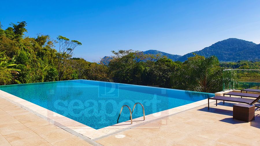 Piscina Borda Infinita 