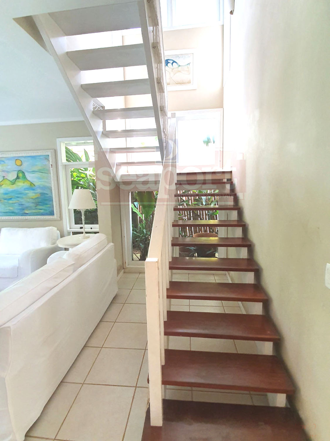 Escada Acesso suítes 