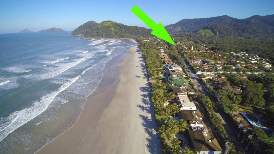 Posição do condomínio na Praia da Baleia