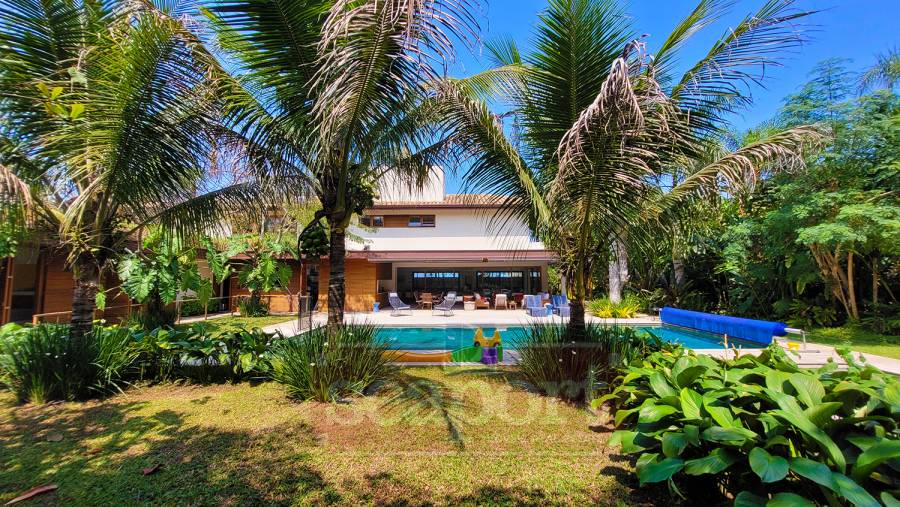 Residência luxuosa em condomínio  Frente ao mar