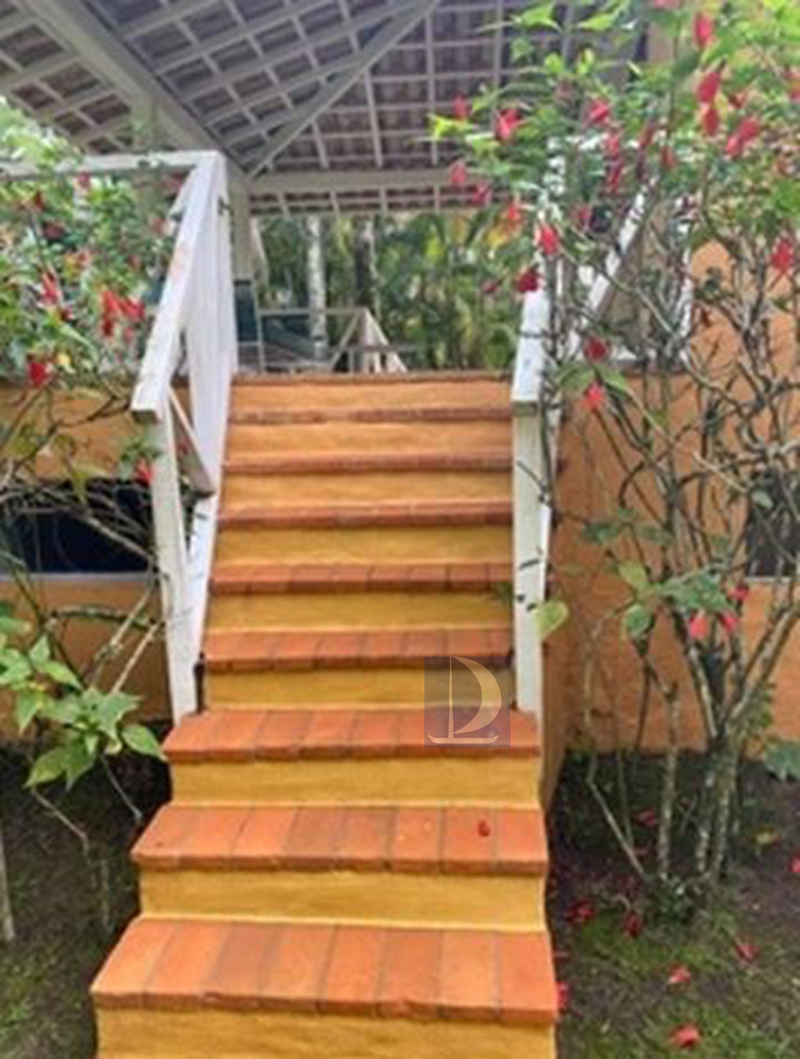 Escada de acesso salão de festas 