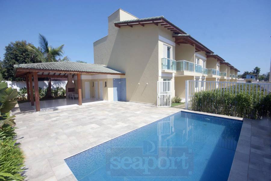 Piscina do condomínio 