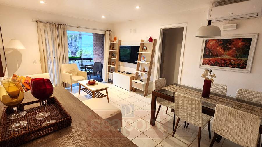 Salas de estar jantar e varanda 