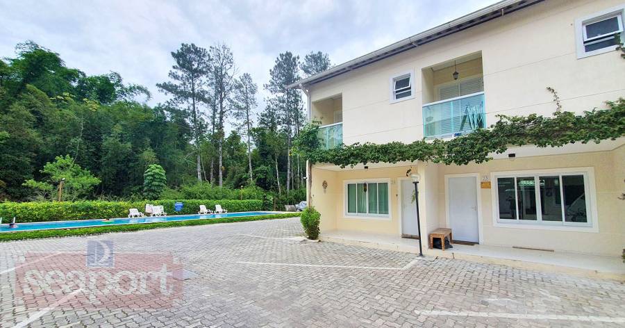 Fachada e Piscina Fachada e Piscina