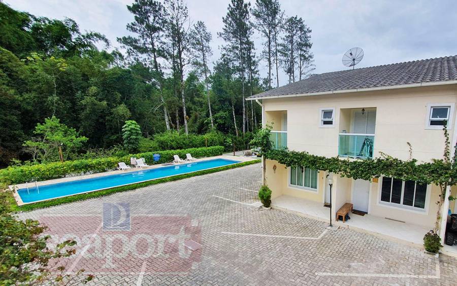 Fachada e Piscina Fachada e Piscina