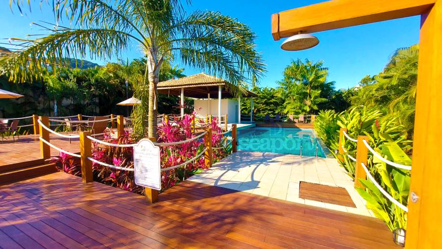 Piscina do condomínio 