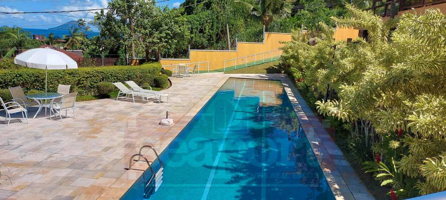 Piscina do condomínio 