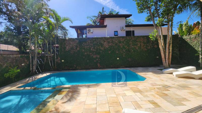 Piscina do condomínio 