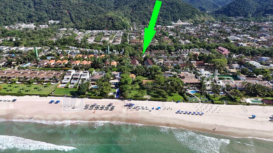 Posição o condomínio na Praia de Juquehy 
