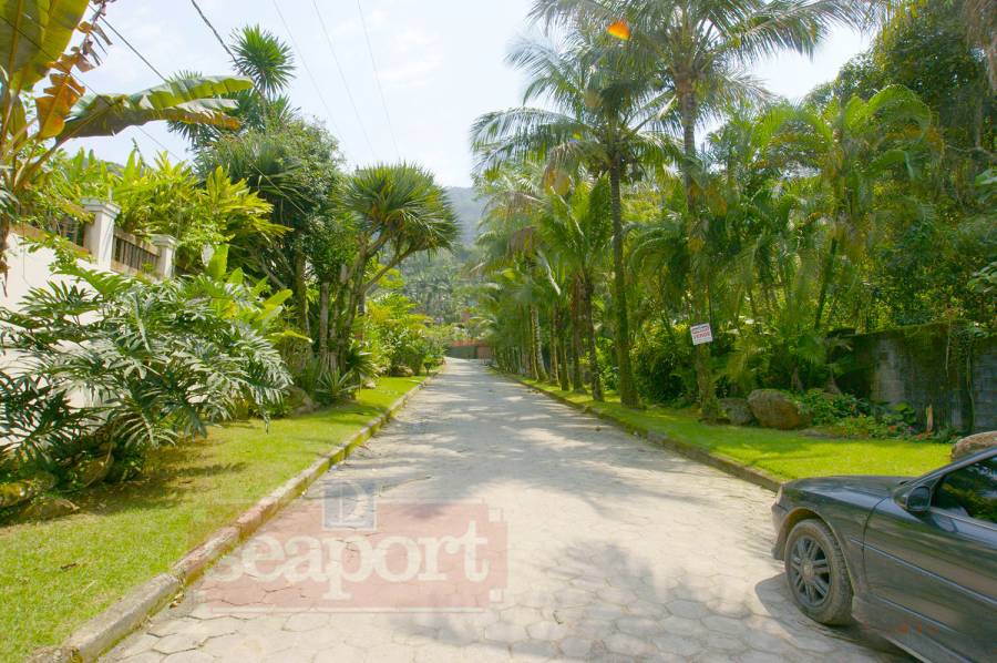 Rua interna do condomínio 