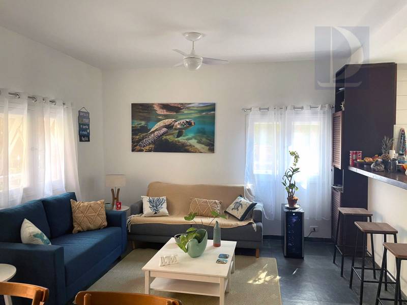 Sala de baixo acoplado a cozinha