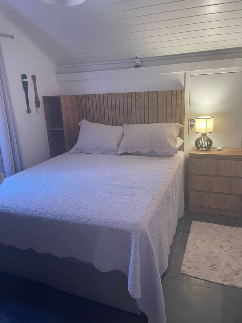 Quarto 2  do andar de cima cama Queen NOVA da OrtobomB.jpeg