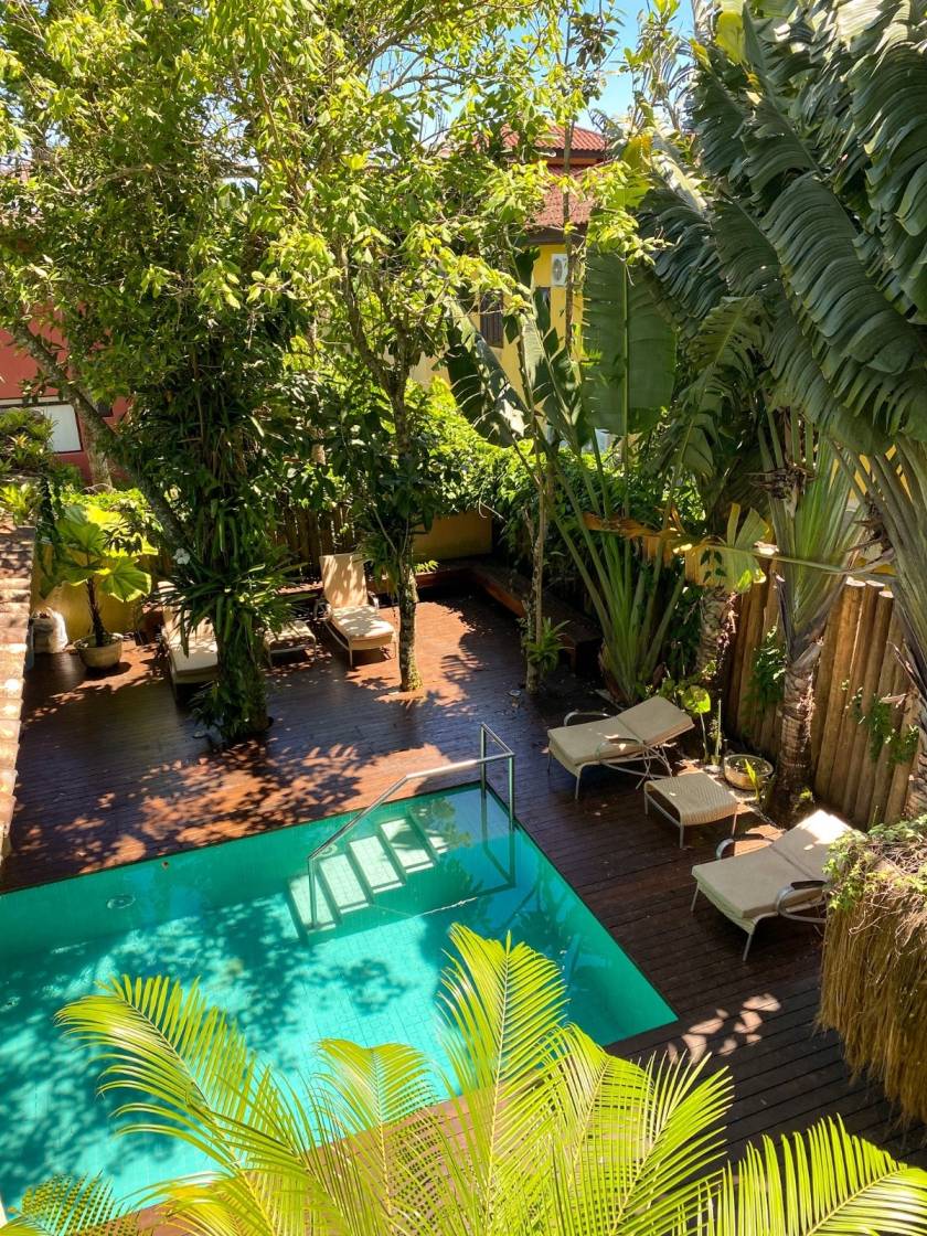 Fachada e Piscina 