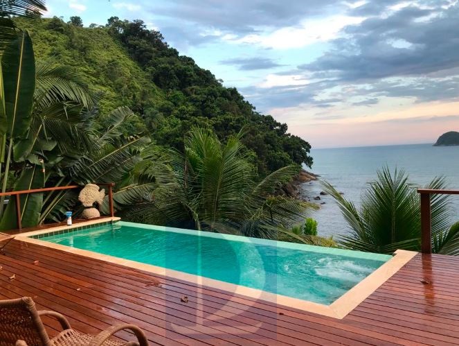 Deck Piscina com vista panorâmica 