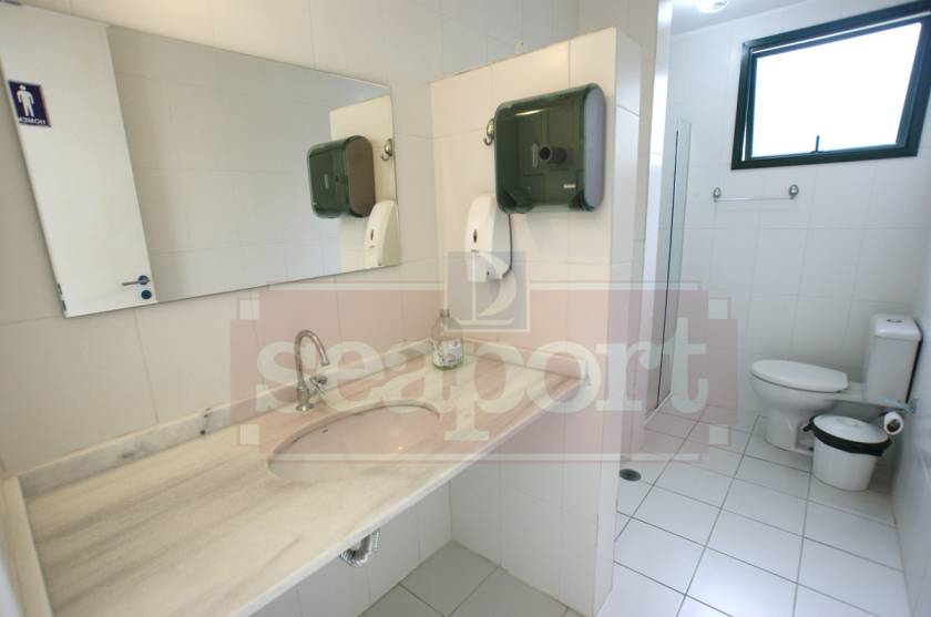 Banheiro da Piscina e Sauna 