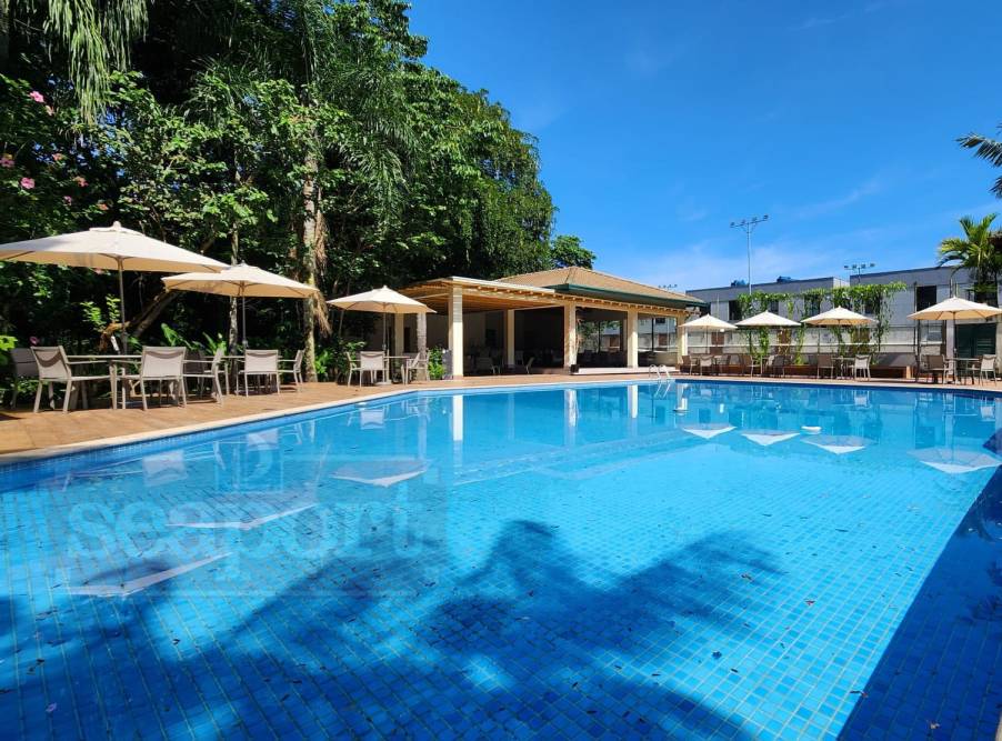 Piscina do condomínio 
