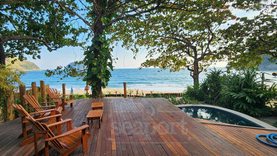 Deck Piscina Frente ao Mar 