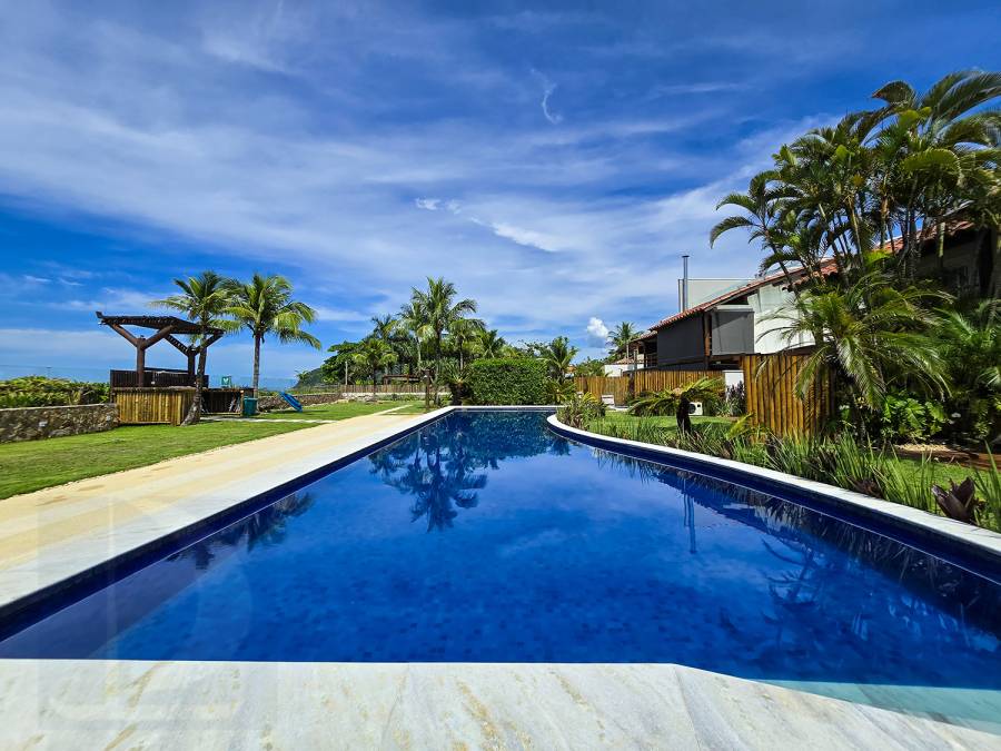 Piscina do condomínio 