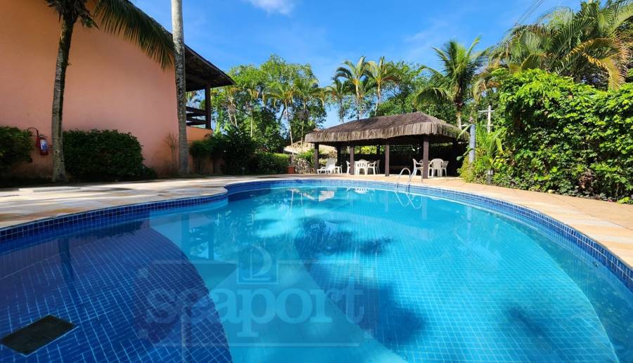 Piscina do condomínio 