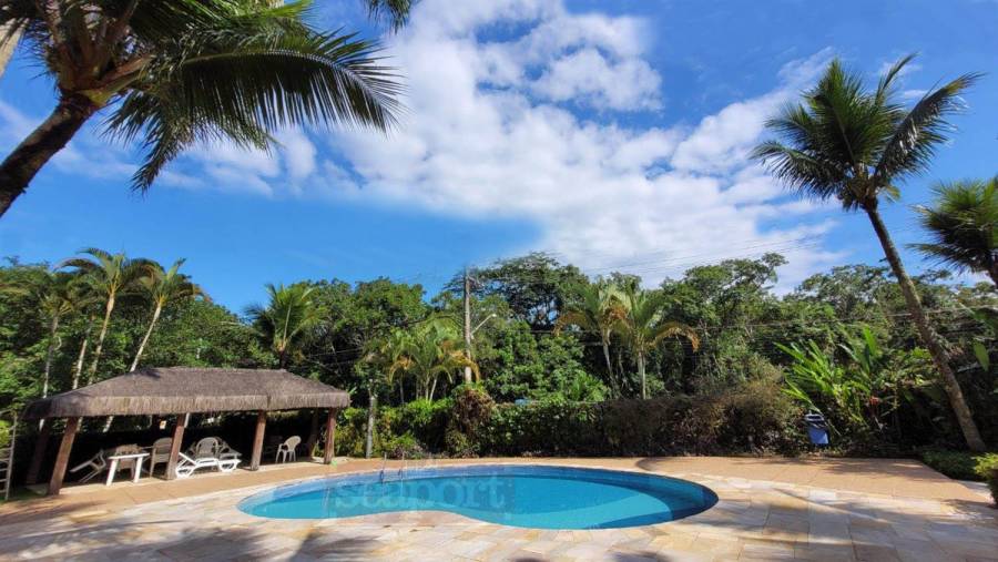Piscina do condomínio 