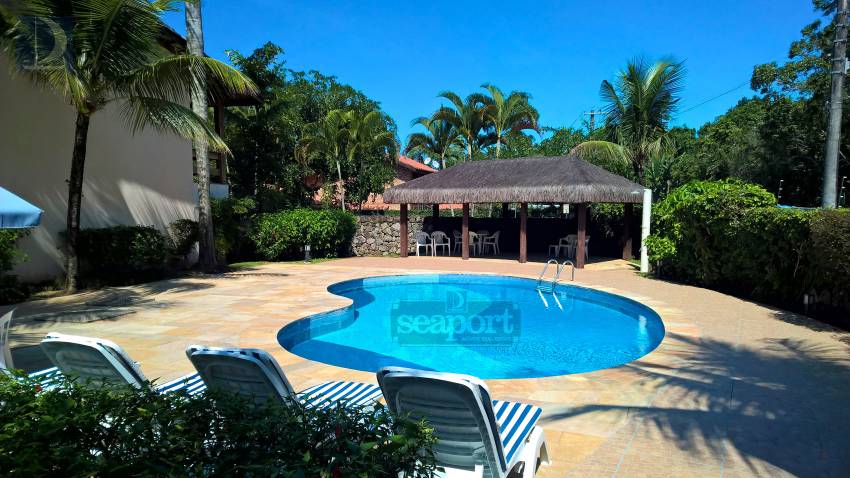 Piscina do condomínio 