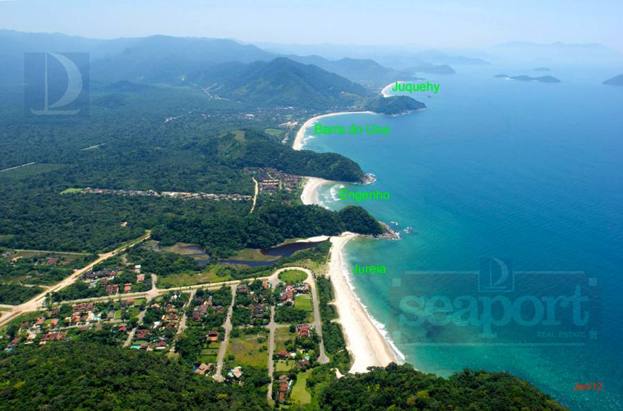 Terreno com 1.200mÂ², plano, murado, Ã  60 metros da praia de Barra do Una 