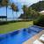 Fachada e Piscina do condomínio 